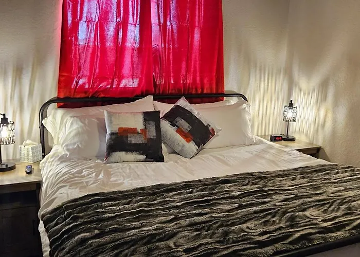 3bd, King, Brkfst, Large Tvs, Wd, Sleeps 11, Bbq *