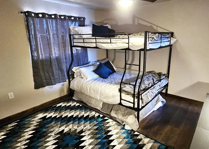 3bd, King, Brkfst, Large Tvs, Wd, Sleeps 11, Bbq